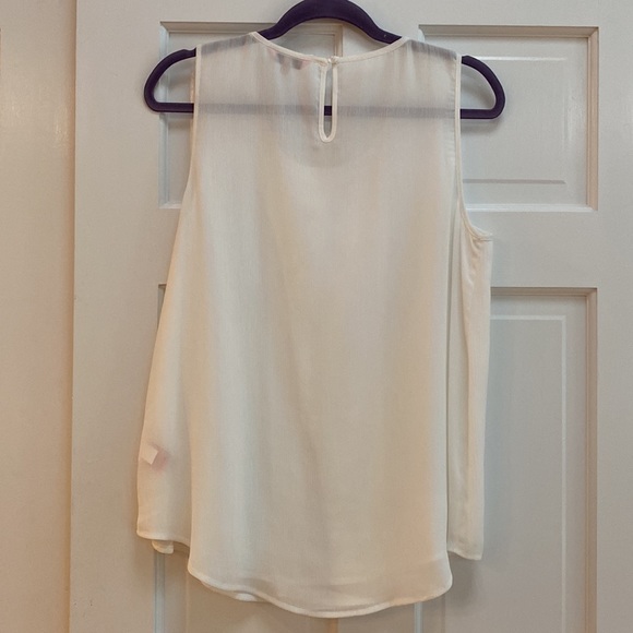 New white top with tiny silver studs-smoke feee home - Picture 2 of 3